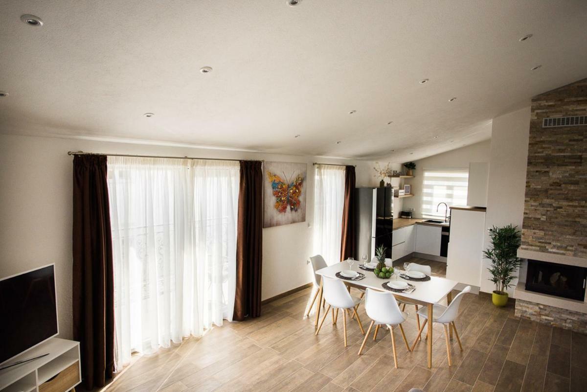 Apartments Cambio Kaštela エクステリア 写真