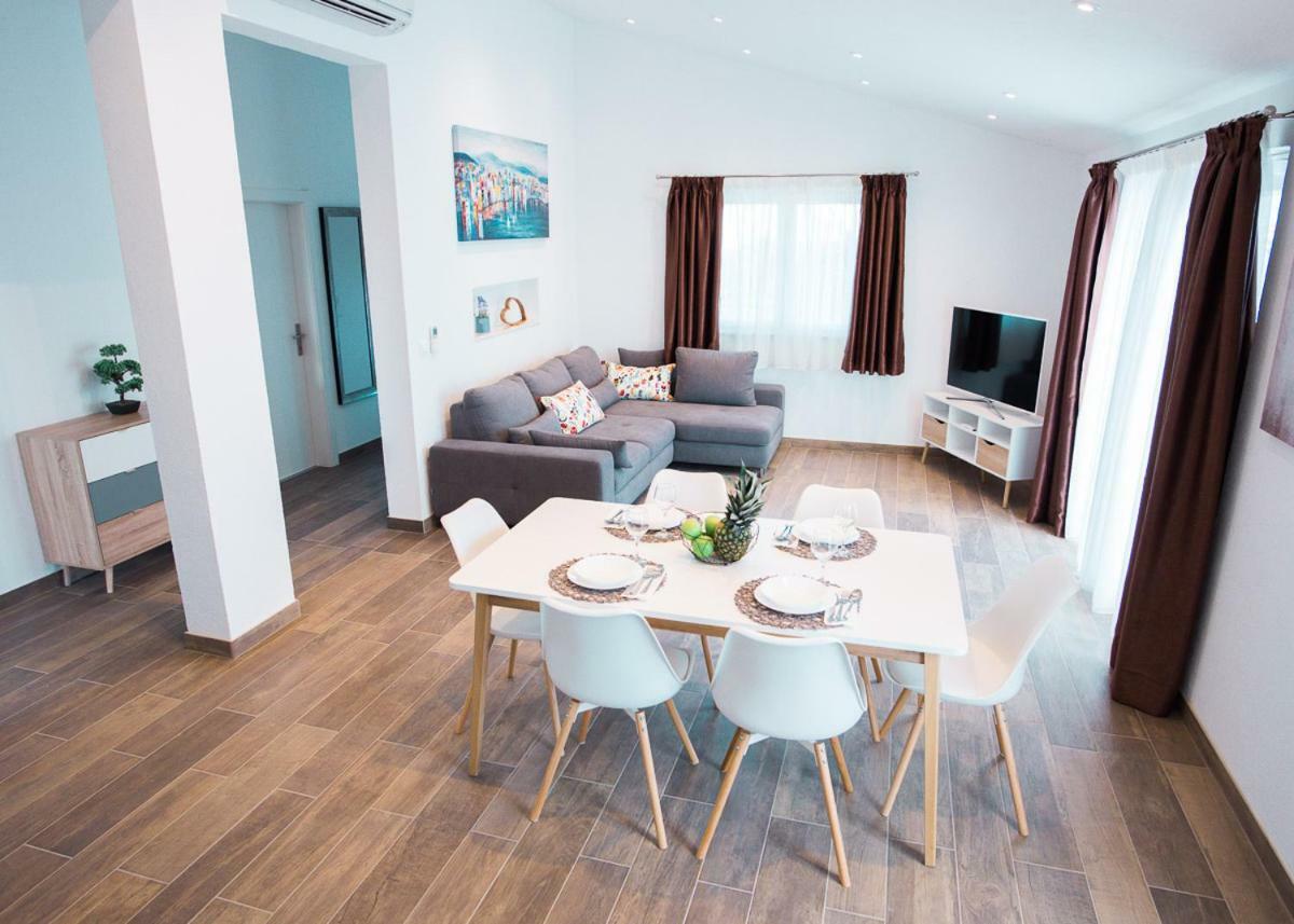 Apartments Cambio Kaštela エクステリア 写真