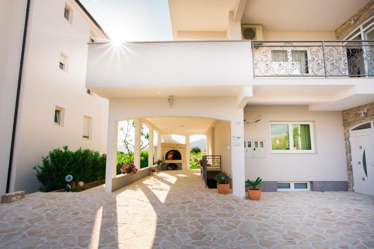 Apartments Cambio Kaštela エクステリア 写真