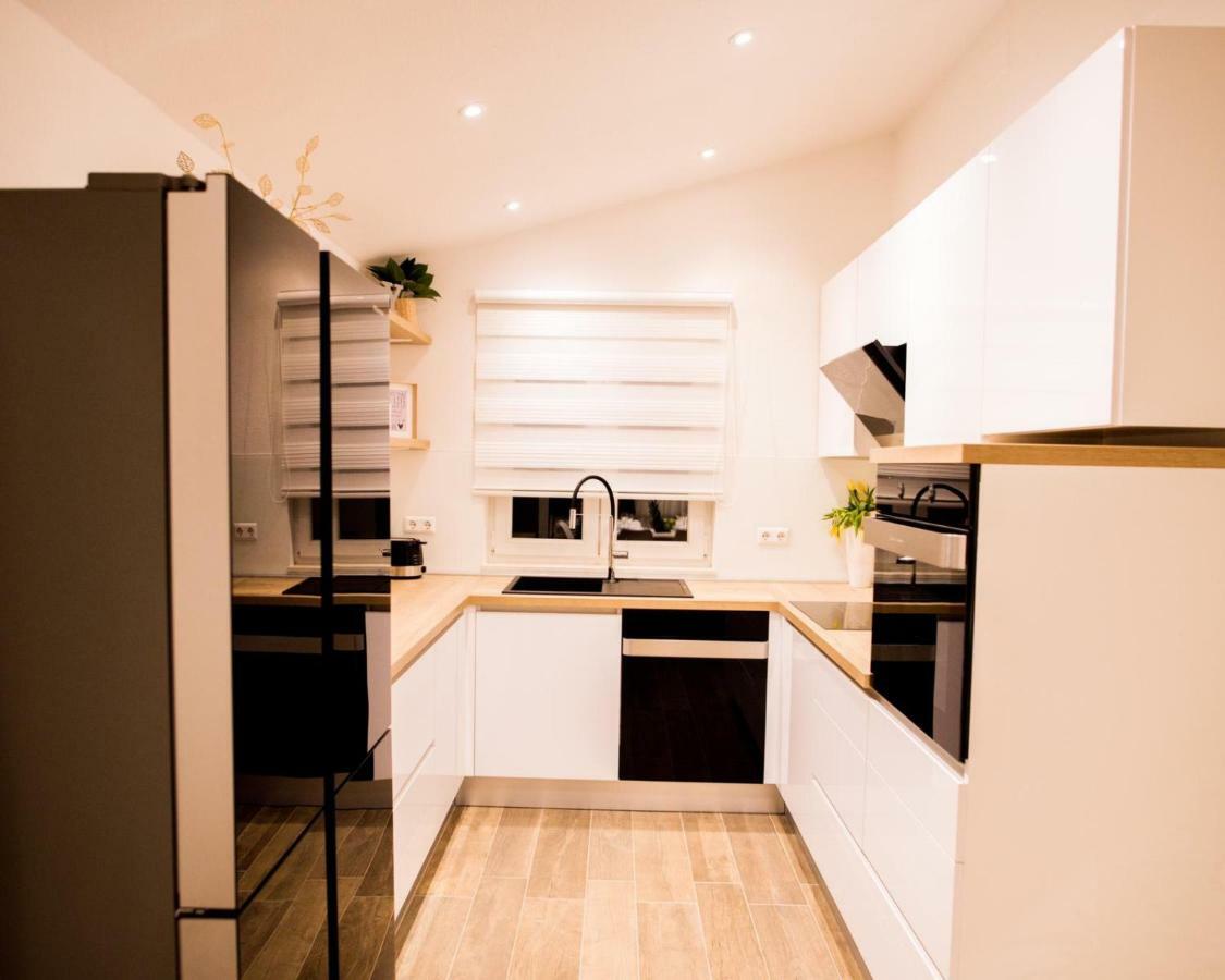Apartments Cambio Kaštela エクステリア 写真