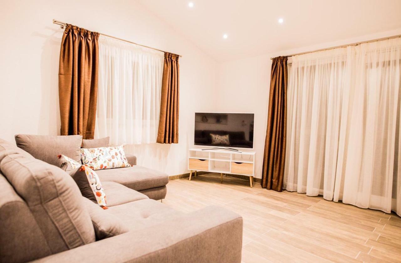 Apartments Cambio Kaštela エクステリア 写真
