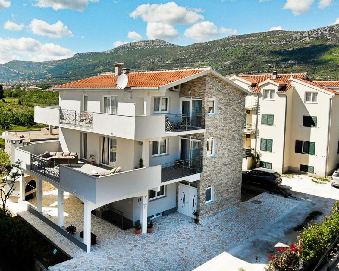 Apartments Cambio Kaštela エクステリア 写真