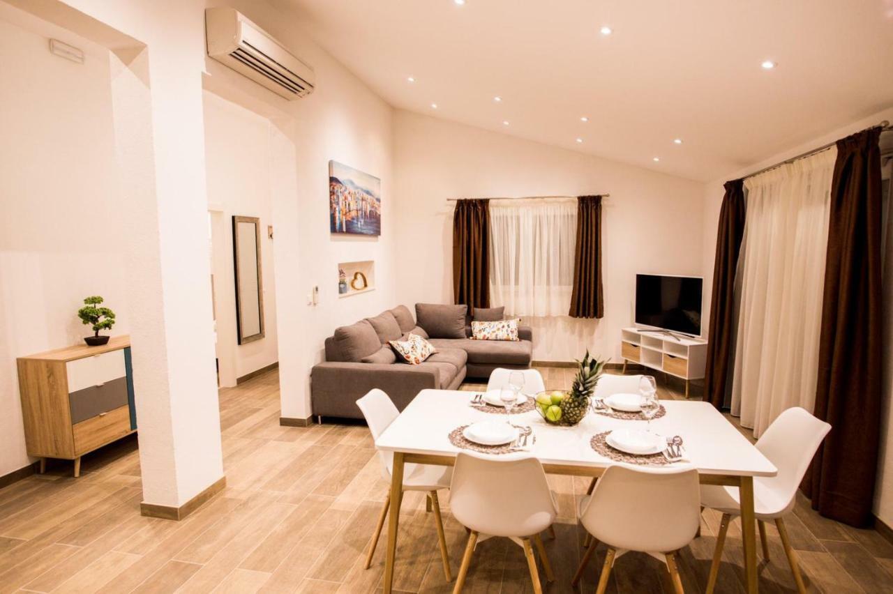 Apartments Cambio Kaštela エクステリア 写真